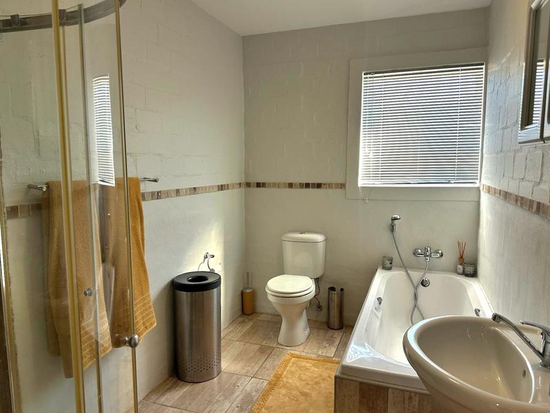 4 Bedroom Property for Sale in Da Gama Bay Western Cape